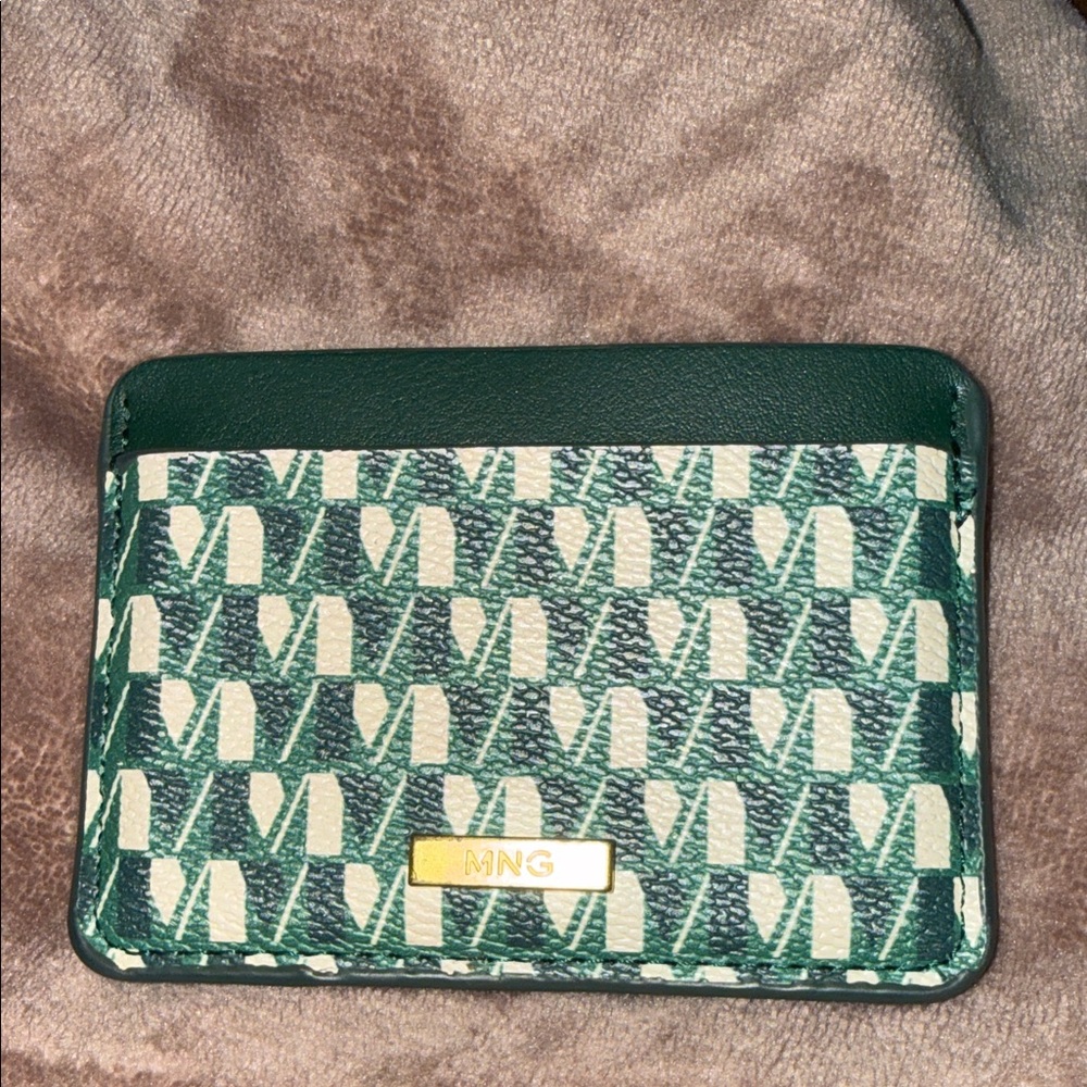 Mango Stylish Green and Cream Card Holder